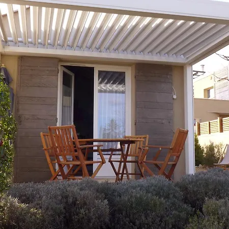 Les Trois Oliviers بيت للعطل *