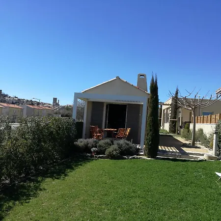 Les Trois Oliviers بيت للعطل